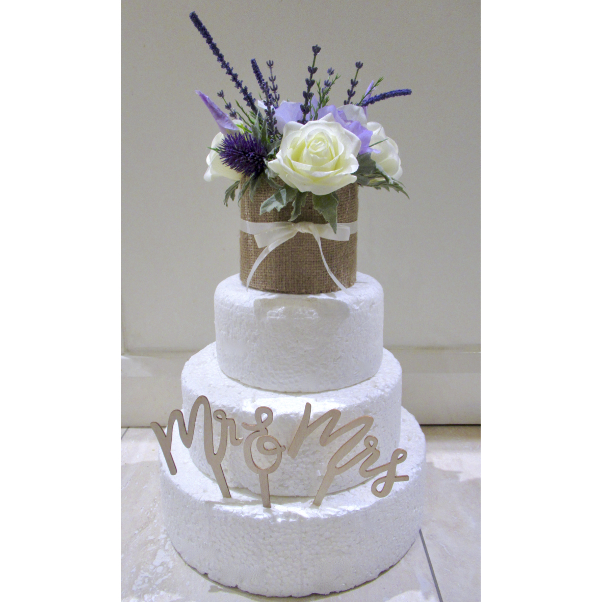 Hessian Wrapped Cake Topper